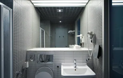 bathroom-interior-2021-08-26-16-21-06-utc